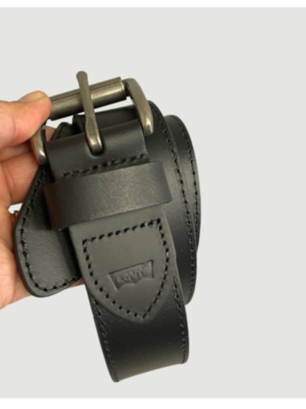 Levi's Men's Size L Black Leather Belt 38-40 Durable Classic Design e1510